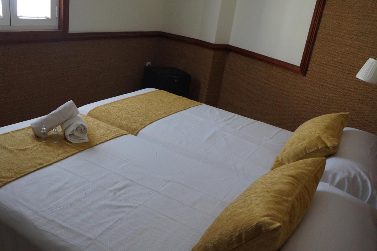 Hostal La Conilena Conil De La Frontera Extérieur photo