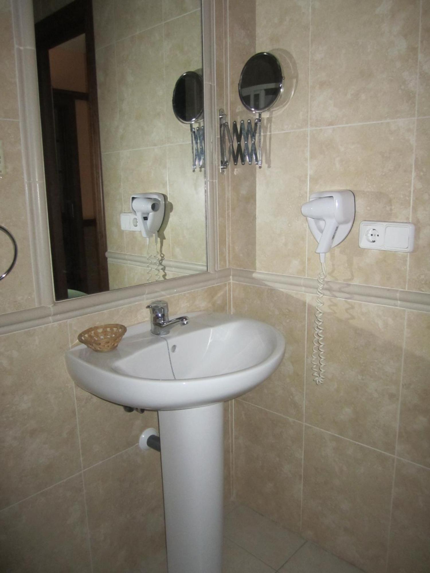 Hostal La Conilena Conil De La Frontera Extérieur photo