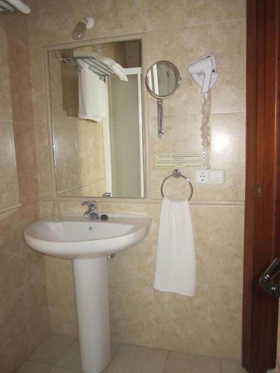 Hostal La Conilena Conil De La Frontera Chambre photo